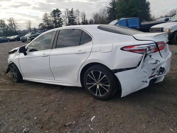 4T1B11HK3JU662601 2018 TOYOTA CAMRY - Image 2