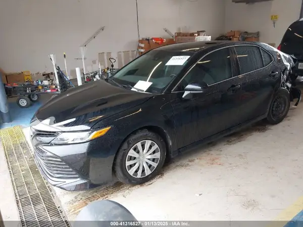 4T1B11HK3JU662730 2018 TOYOTA CAMRY - Image 2