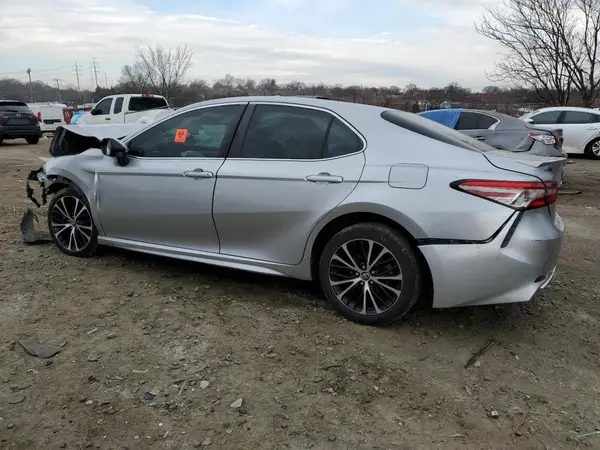 4T1B11HK3JU666776 2018 TOYOTA CAMRY - Image 2
