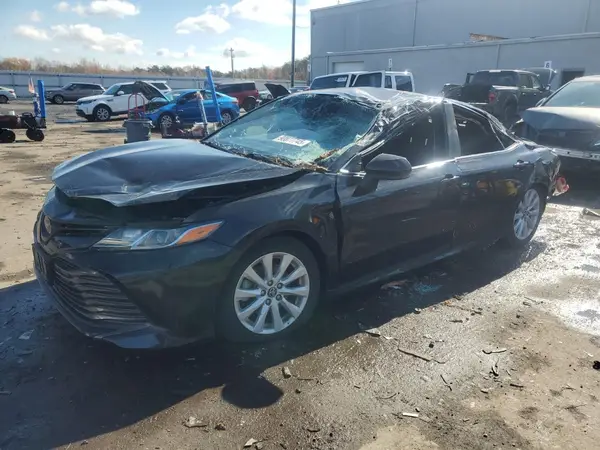 4T1B11HK3JU668138 2018 TOYOTA CAMRY - Image 1