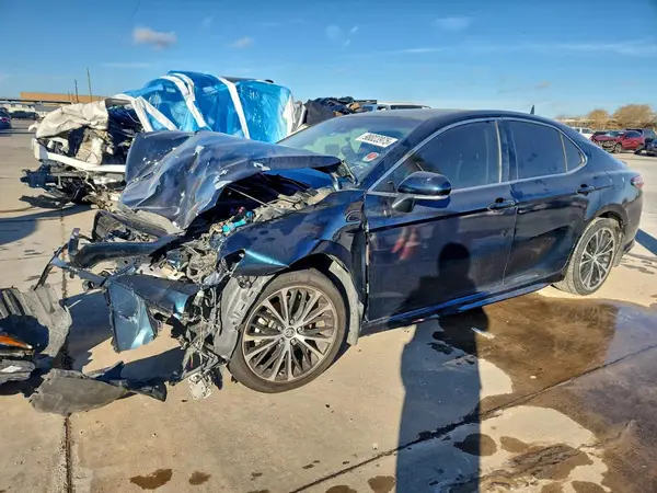 4T1B11HK3JU669130 2018 TOYOTA CAMRY - Image 1