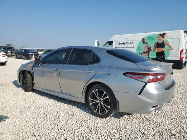 4T1B11HK3JU671427 2018 TOYOTA CAMRY - Image 2