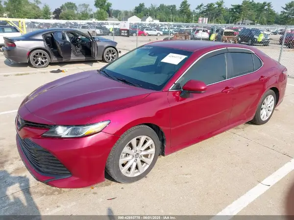 4T1B11HK3JU671489 2018 TOYOTA CAMRY - Image 2