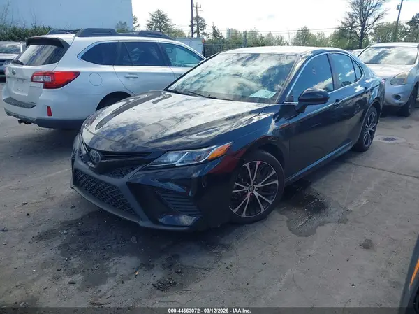 4T1B11HK3JU671959 2018 TOYOTA CAMRY - Image 2