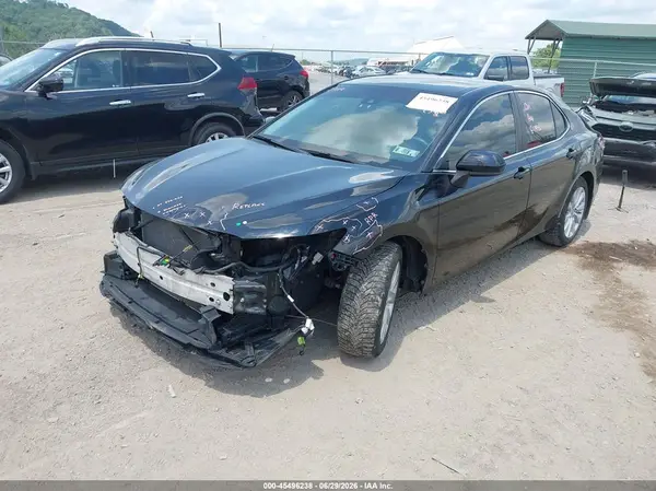 4T1B11HK3JU672433 2018 TOYOTA CAMRY - Image 2