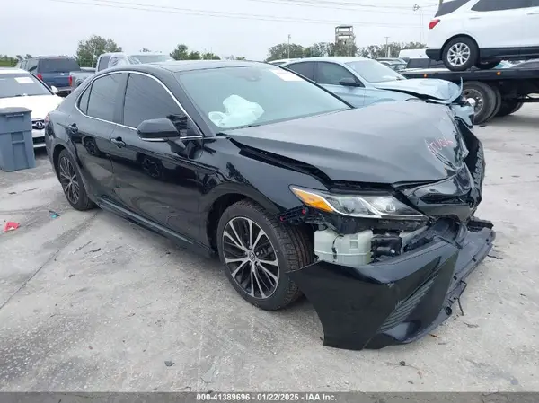 4T1B11HK3JU672593 2018 TOYOTA CAMRY - Image 1