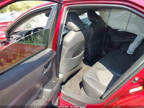 4T1B11HK3JU675915 2018 TOYOTA CAMRY - Image 8