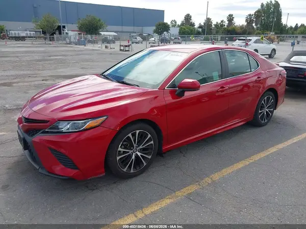 4T1B11HK3KU159975 2019 TOYOTA CAMRY - Image 2