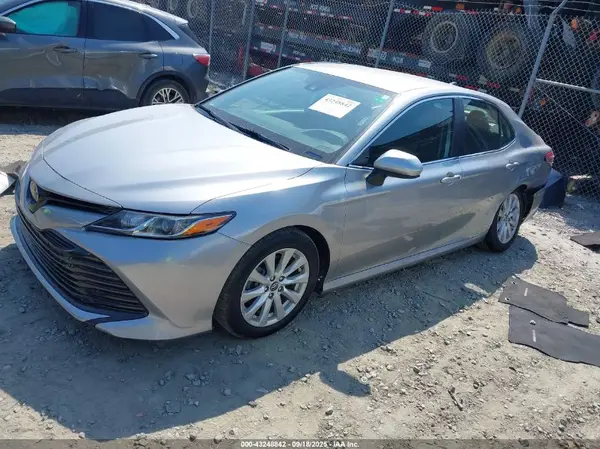 4T1B11HK3KU175027 2019 TOYOTA CAMRY - Image 2