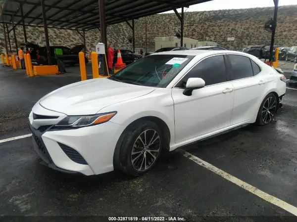 4T1B11HK3KU177487 2019 TOYOTA CAMRY - Image 2