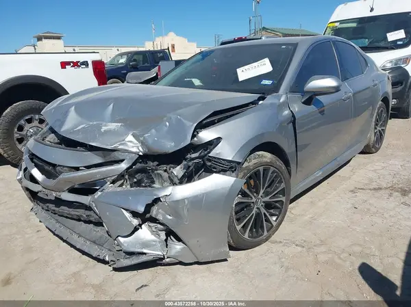4T1B11HK3KU181829 2019 TOYOTA CAMRY - Image 2