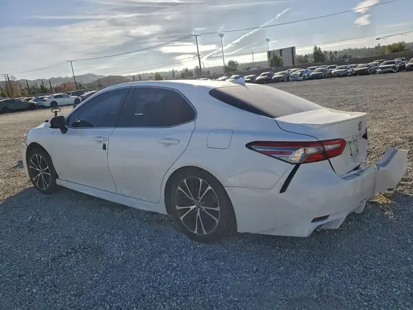 4T1B11HK3KU192460 2019 TOYOTA CAMRY - Image 2