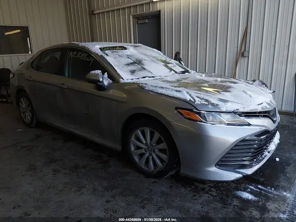 4T1B11HK3KU195424 2019 TOYOTA CAMRY - Image 1