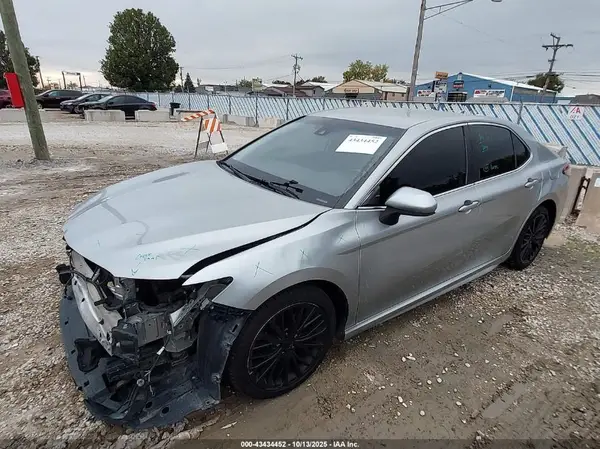 4T1B11HK3KU196508 2019 TOYOTA CAMRY - Image 2