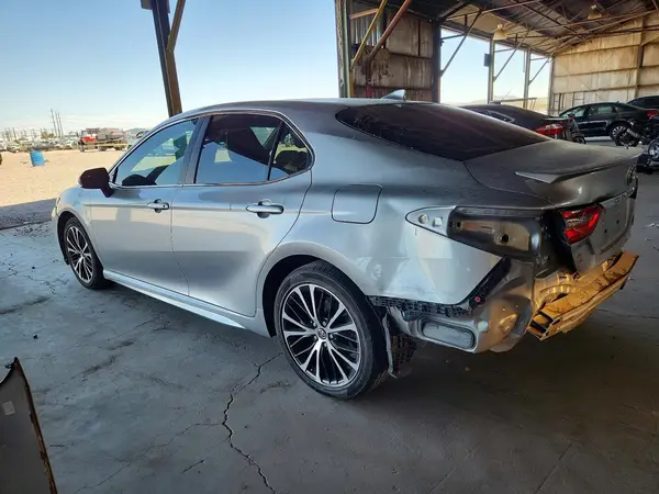 4T1B11HK3KU198551 2019 TOYOTA CAMRY - Image 2