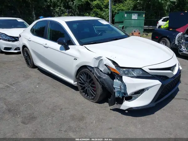 4T1B11HK3KU200265 2019 TOYOTA CAMRY - Image 1