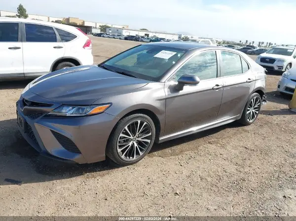 4T1B11HK3KU200508 2019 TOYOTA CAMRY - Image 2