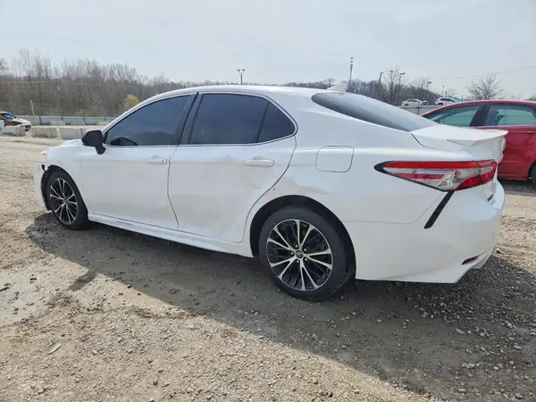 4T1B11HK3KU203005 2019 TOYOTA CAMRY - Image 2