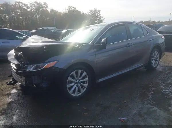 4T1B11HK3KU203358 2019 TOYOTA CAMRY - Image 2