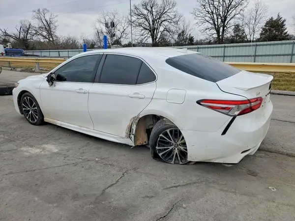 4T1B11HK3KU209709 2019 TOYOTA CAMRY - Image 2