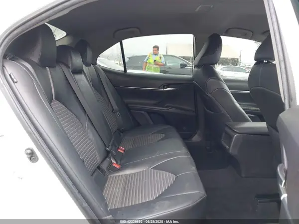 4T1B11HK3KU211105 2019 TOYOTA CAMRY - Image 8