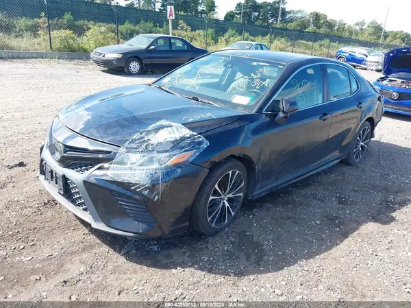 4T1B11HK3KU212111 2019 TOYOTA CAMRY - Image 2