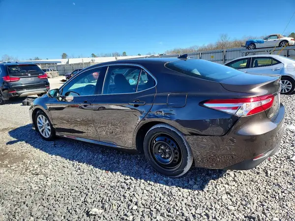 4T1B11HK3KU219057 2019 TOYOTA CAMRY - Image 2