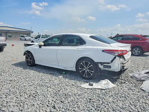 4T1B11HK3KU220743 2019 TOYOTA CAMRY - Image 2