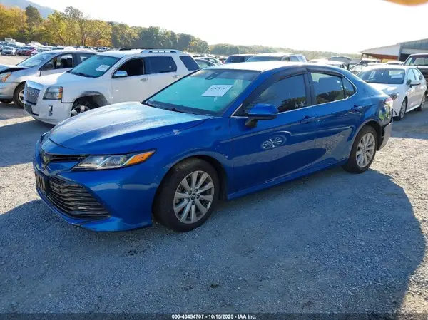 4T1B11HK3KU227689 2019 TOYOTA CAMRY - Image 2