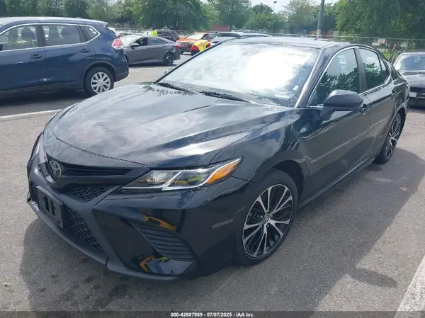 4T1B11HK3KU230818 2019 TOYOTA CAMRY - Image 2
