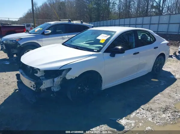 4T1B11HK3KU233279 2019 TOYOTA CAMRY - Image 2