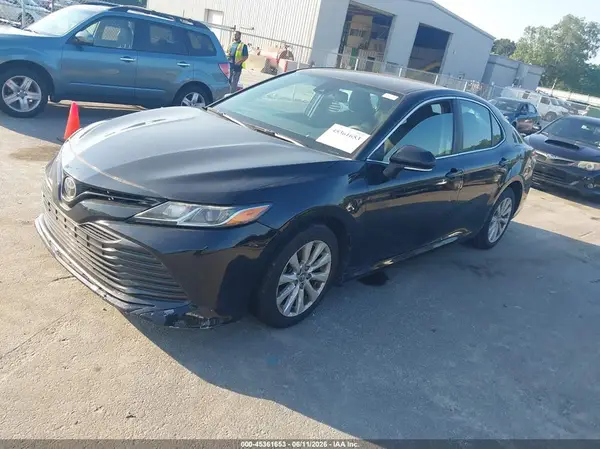 4T1B11HK3KU234979 2019 TOYOTA CAMRY - Image 2