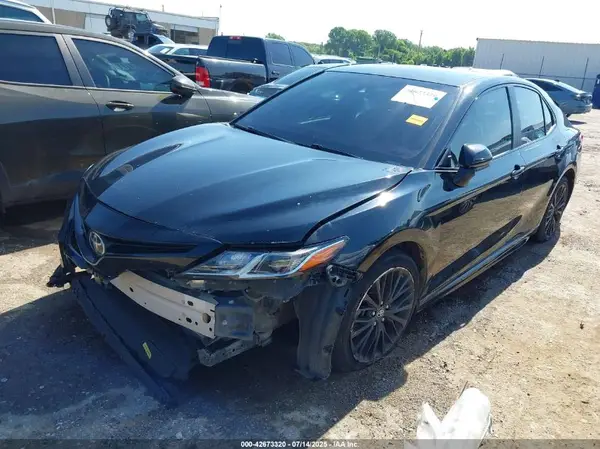 4T1B11HK3KU236067 2019 TOYOTA CAMRY - Image 2