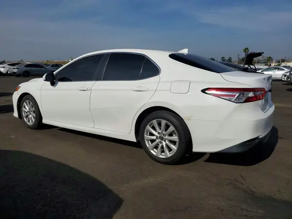 4T1B11HK3KU240541 2019 TOYOTA CAMRY - Image 2