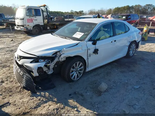 4T1B11HK3KU241348 2019 TOYOTA CAMRY - Image 2
