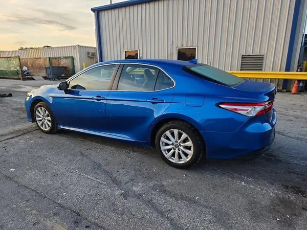 4T1B11HK3KU241916 2019 TOYOTA CAMRY - Image 2