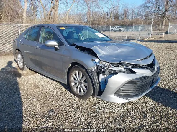 4T1B11HK3KU241995 2019 TOYOTA CAMRY - Image 1