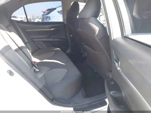 4T1B11HK3KU243276 2019 TOYOTA CAMRY - Image 8