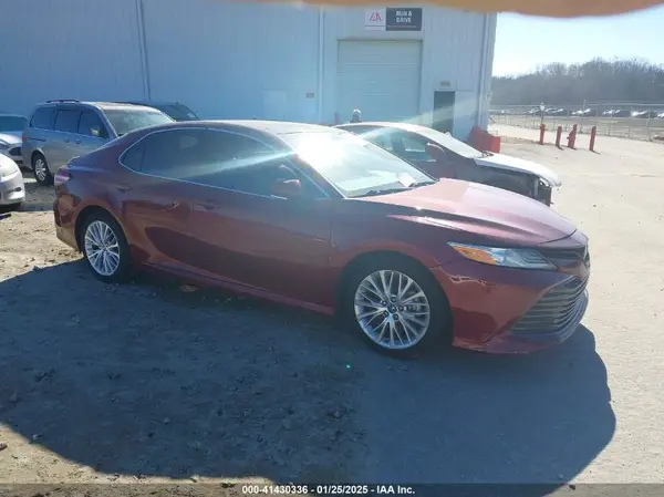 4T1B11HK3KU243570 2019 TOYOTA CAMRY - Image 1