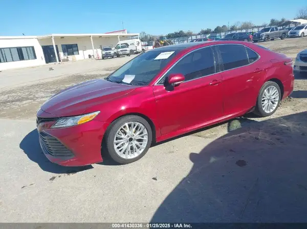 4T1B11HK3KU243570 2019 TOYOTA CAMRY - Image 2