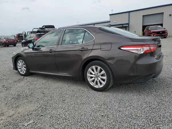 4T1B11HK3KU251099 2019 TOYOTA CAMRY - Image 2