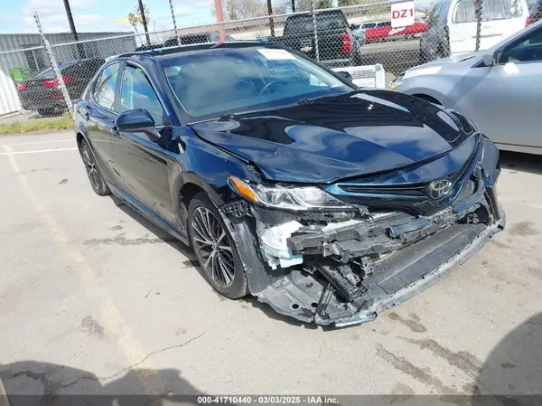 4T1B11HK3KU255136 2019 TOYOTA CAMRY - Image 1