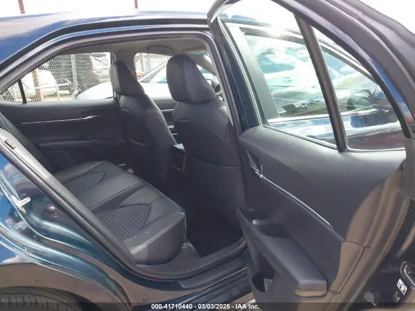 4T1B11HK3KU255136 2019 TOYOTA CAMRY - Image 8