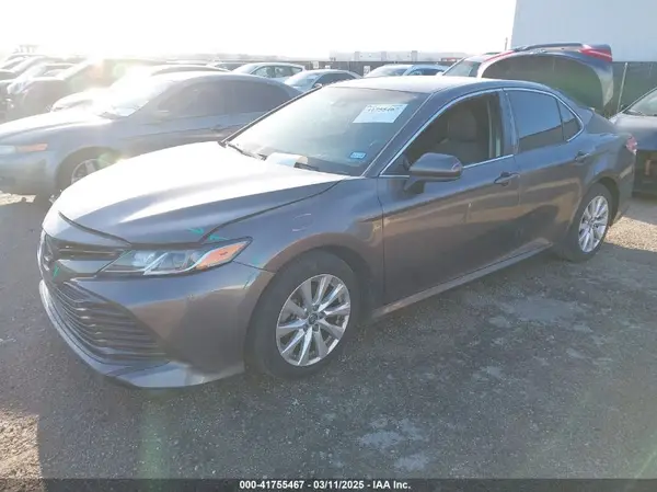 4T1B11HK3KU255279 2019 TOYOTA CAMRY - Image 2