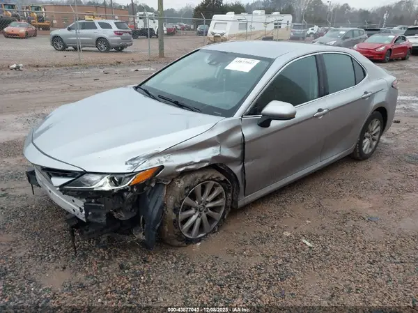 4T1B11HK3KU255945 2019 TOYOTA CAMRY - Image 2