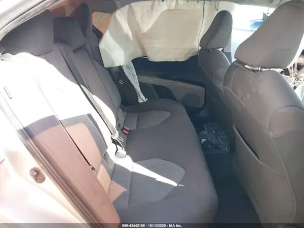 4T1B11HK3KU260143 2019 TOYOTA CAMRY - Image 8