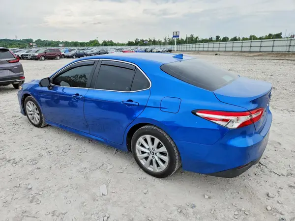 4T1B11HK3KU261180 2019 TOYOTA CAMRY - Image 2