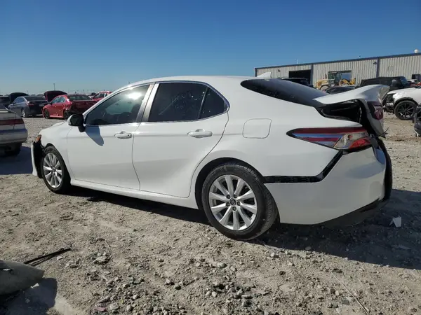 4T1B11HK3KU264709 2019 TOYOTA CAMRY - Image 2