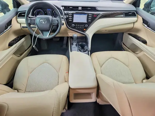 4T1B11HK3KU266752 2019 TOYOTA CAMRY - Image 8