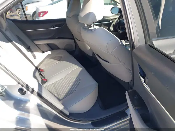 4T1B11HK3KU268288 2019 TOYOTA CAMRY - Image 8